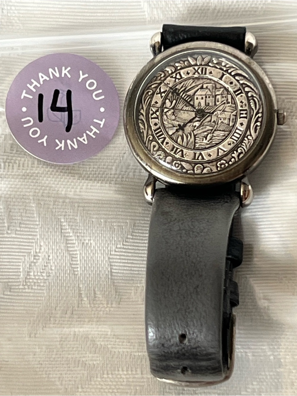 ✨ Rare Vintage DeJuno Novelty Watch – Beautiful Medallion Style Relief Dial ✨
